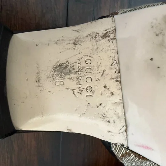 Gucci Slide Sandals size 38 - Picture 10 of 10